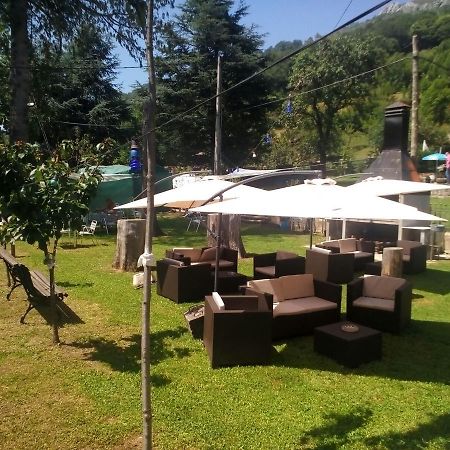 Hotel Restaurante Parador De Felechosa Bagian luar foto